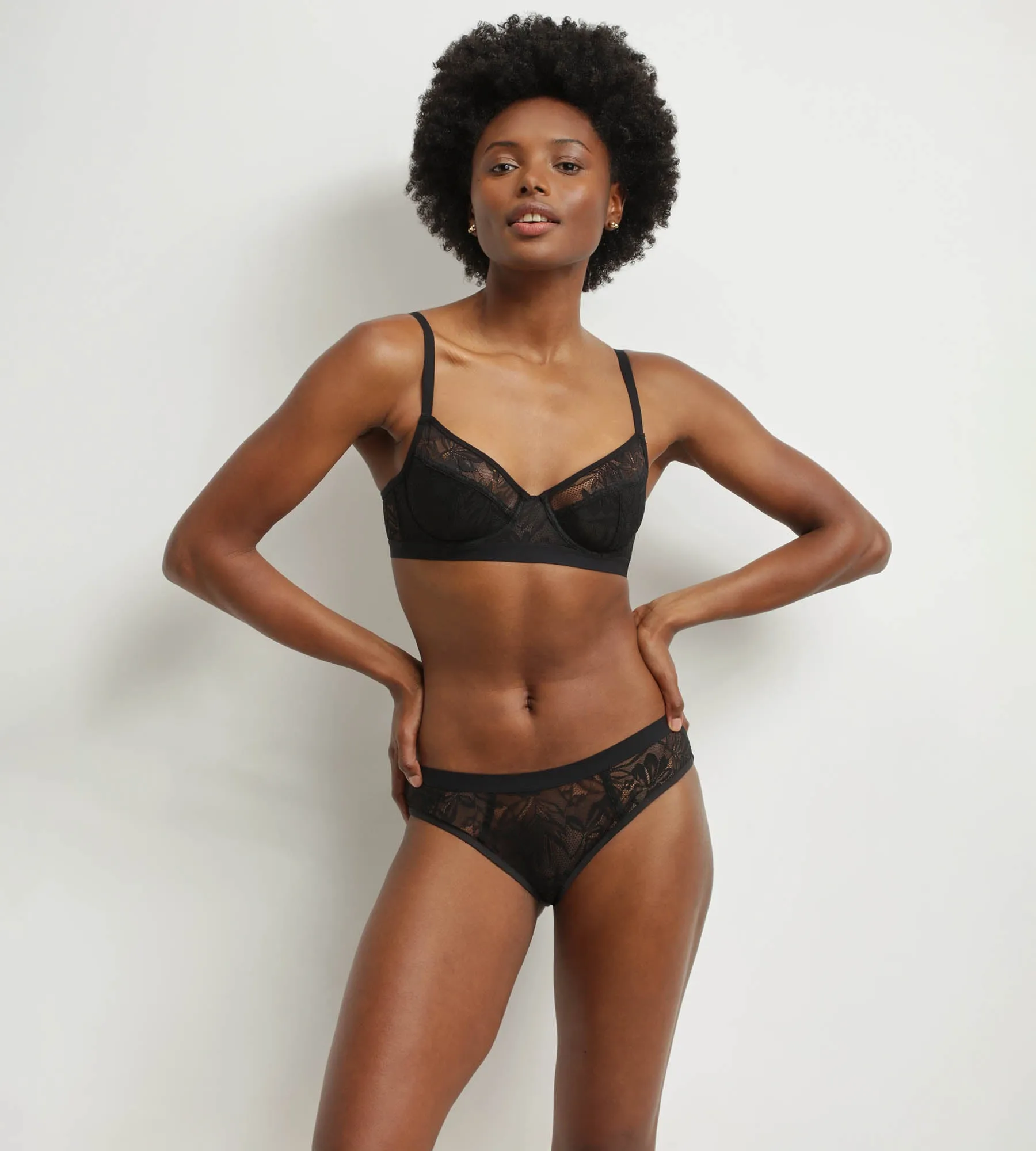 Culotte midi pour femme en dentelle noire à feuillage Mod de Dim