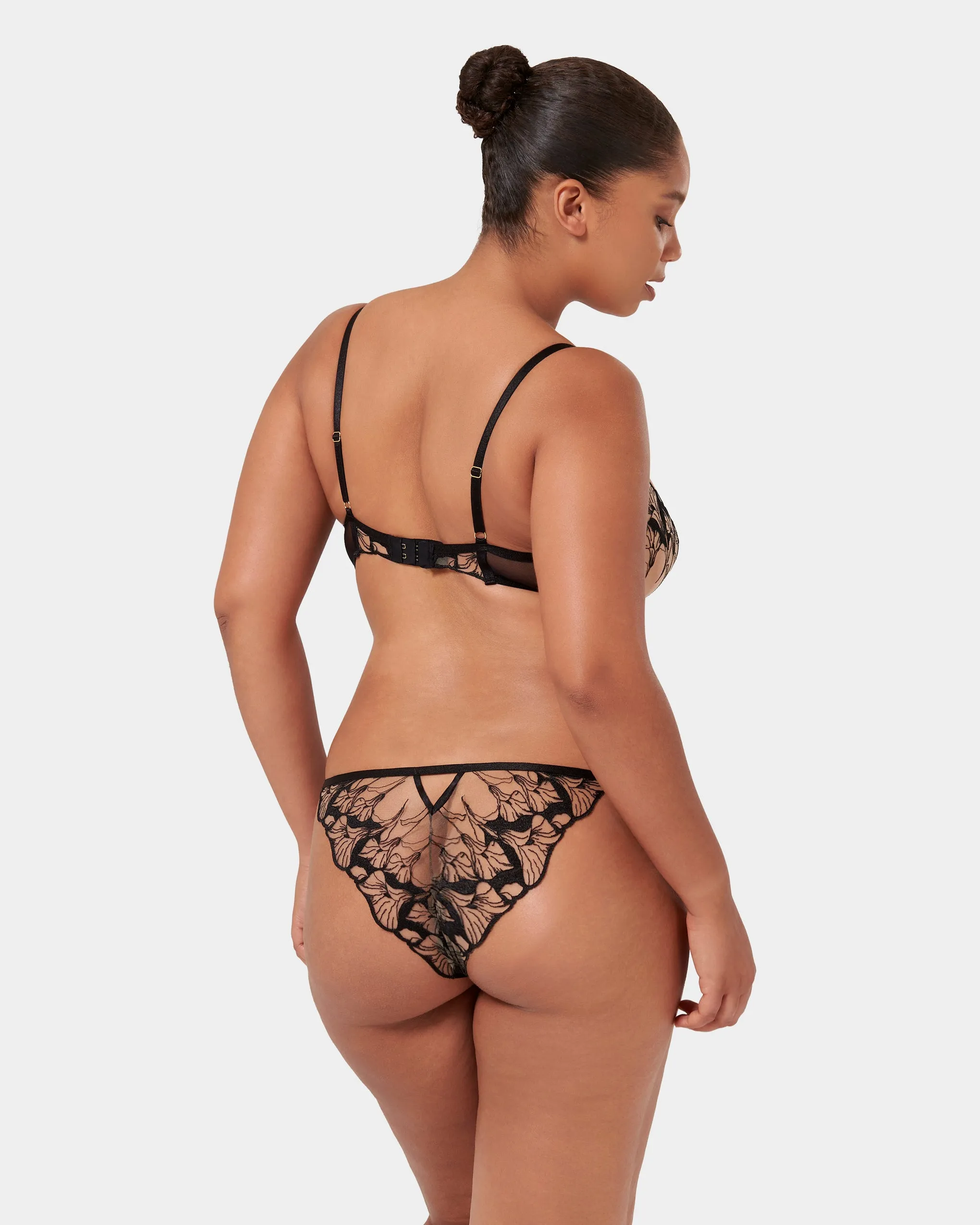Kalmia Floral Embroidered Bra Black