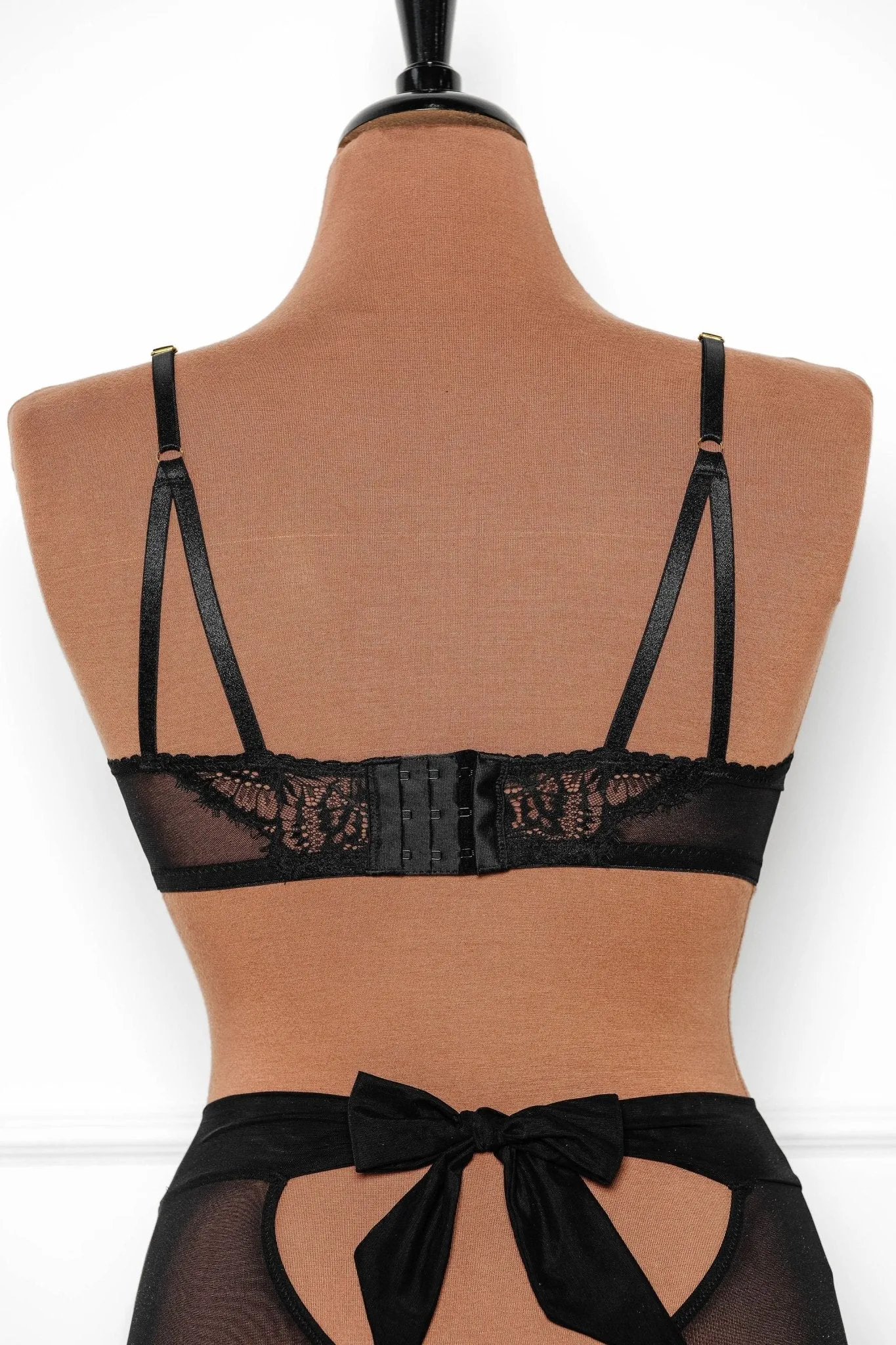 Lace & Mesh V-Wire Bralette - Black