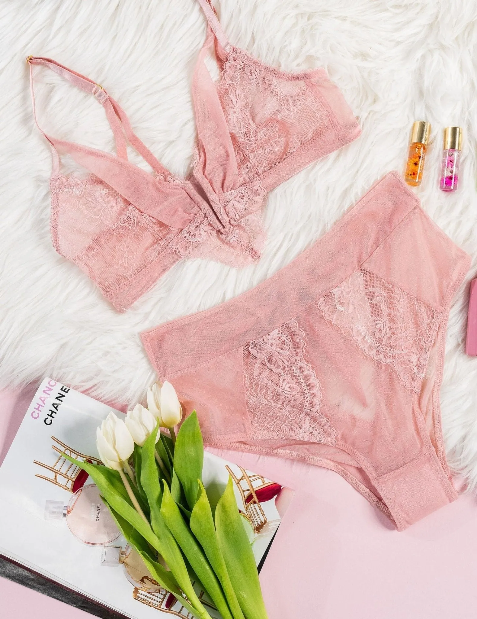 Lace & Mesh V-Wire Bralette - Blush