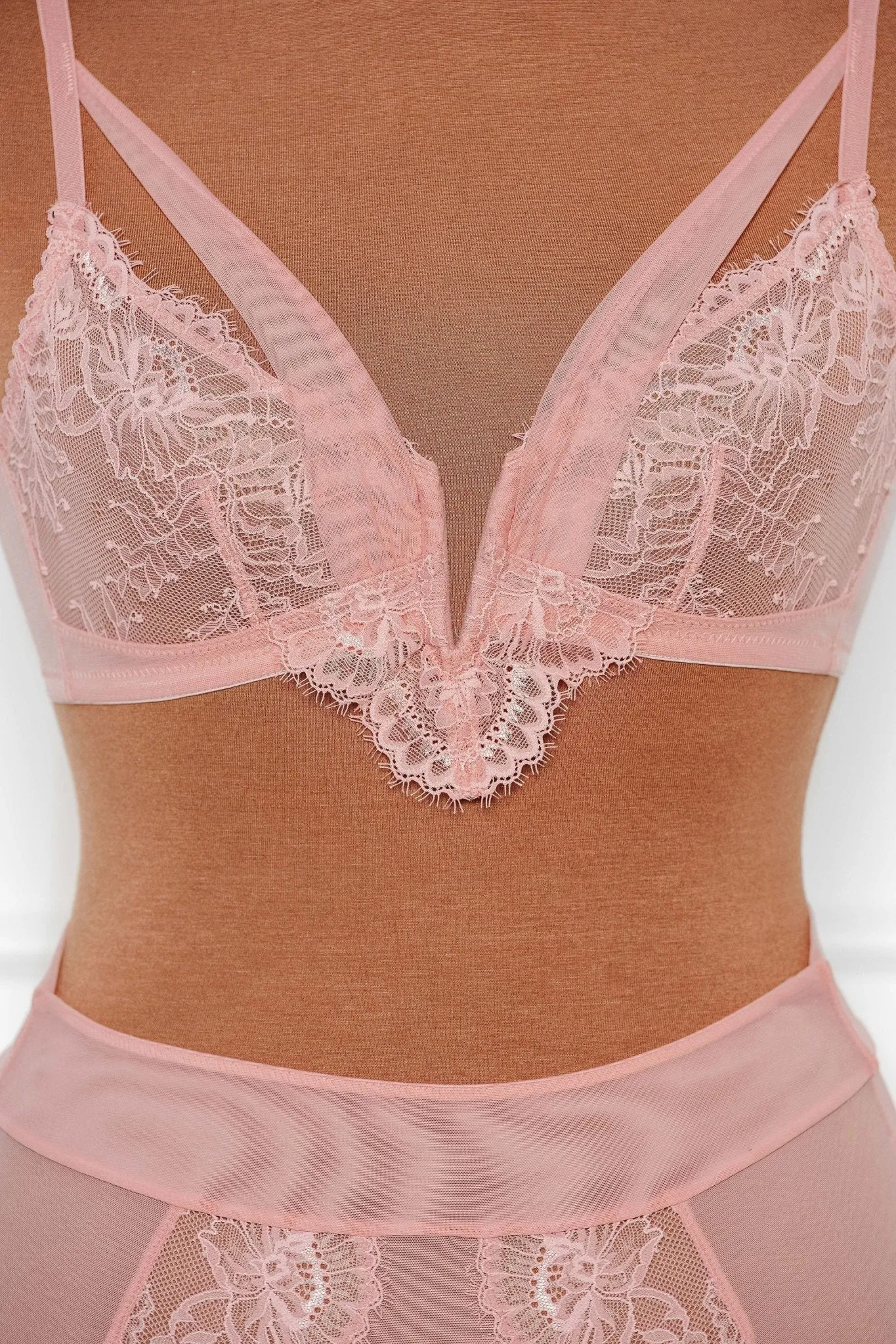 Lace & Mesh V-Wire Bralette - Blush