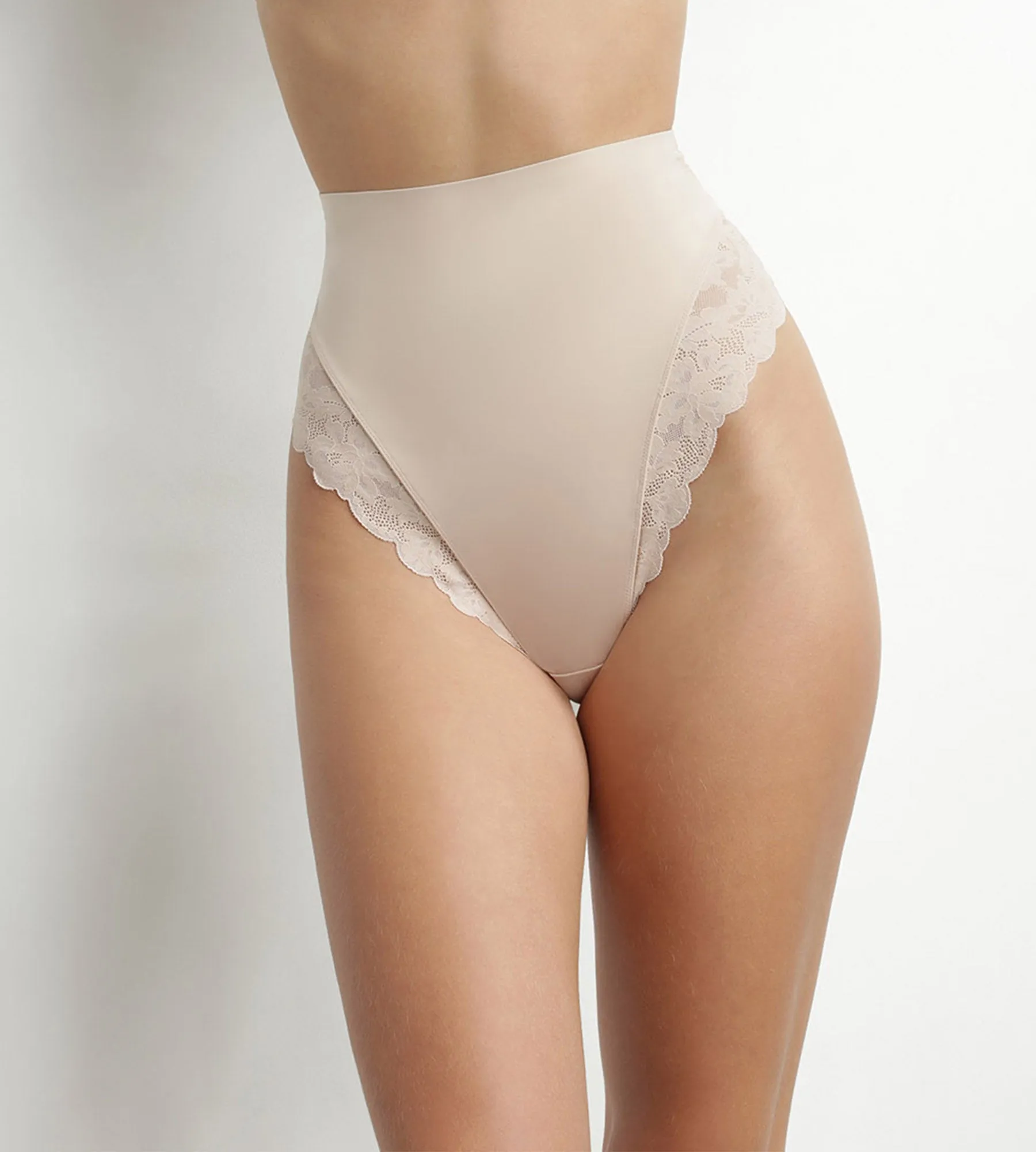 String galbant taille haute microfibre et dentelle Nude Dim Silhouette Elegance